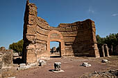 Villa Adriana - Esedra del ninfeo di palazzo.